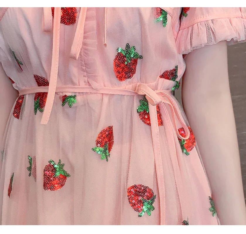 Sexy V-Neck Belt Strawberry Hot stamping Short Sleeve Party Mid-Length Dress Net Yarn Summer New Women'S Clothing
Sexy V-Neck Belt Strawberry Hot stamping Short Sleeve Party Mid-Length Dress Net Yarn Summer New Women'S Clothing