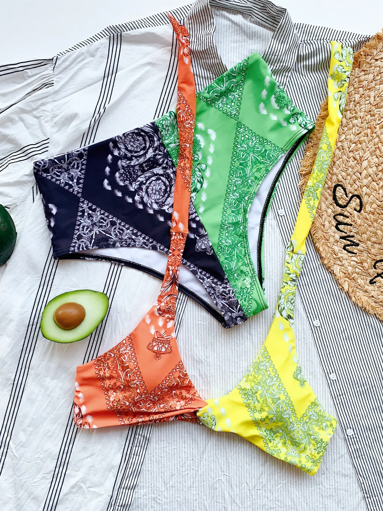 Qeils Printed Splicing Female Swimsuit High Waist Bikini Women Swimwear Two-pieces Bikini set Halter Bather Bathing Suit Swim
Qeils Printed Splicing Female Swimsuit High Waist Bikini Women Swimwear Two-pieces Bikini set Halter Bather Bathing Suit Swim