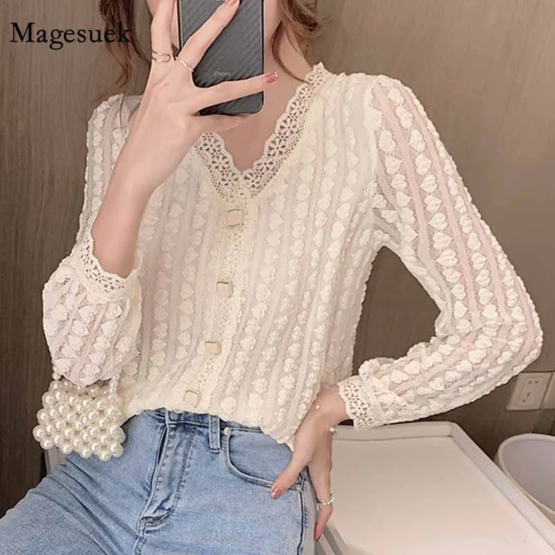 V-neck Lace Hollow Stitching Sweet Long Sleeve Lace Blouse Women Top Autumn Korean Style Love Shape Chic Button Clothing 12567
V-neck Lace Hollow Stitching Sweet Long Sleeve Lace Blouse Women Top Autumn Korean Style Love Shape Chic Button Clothing 12567