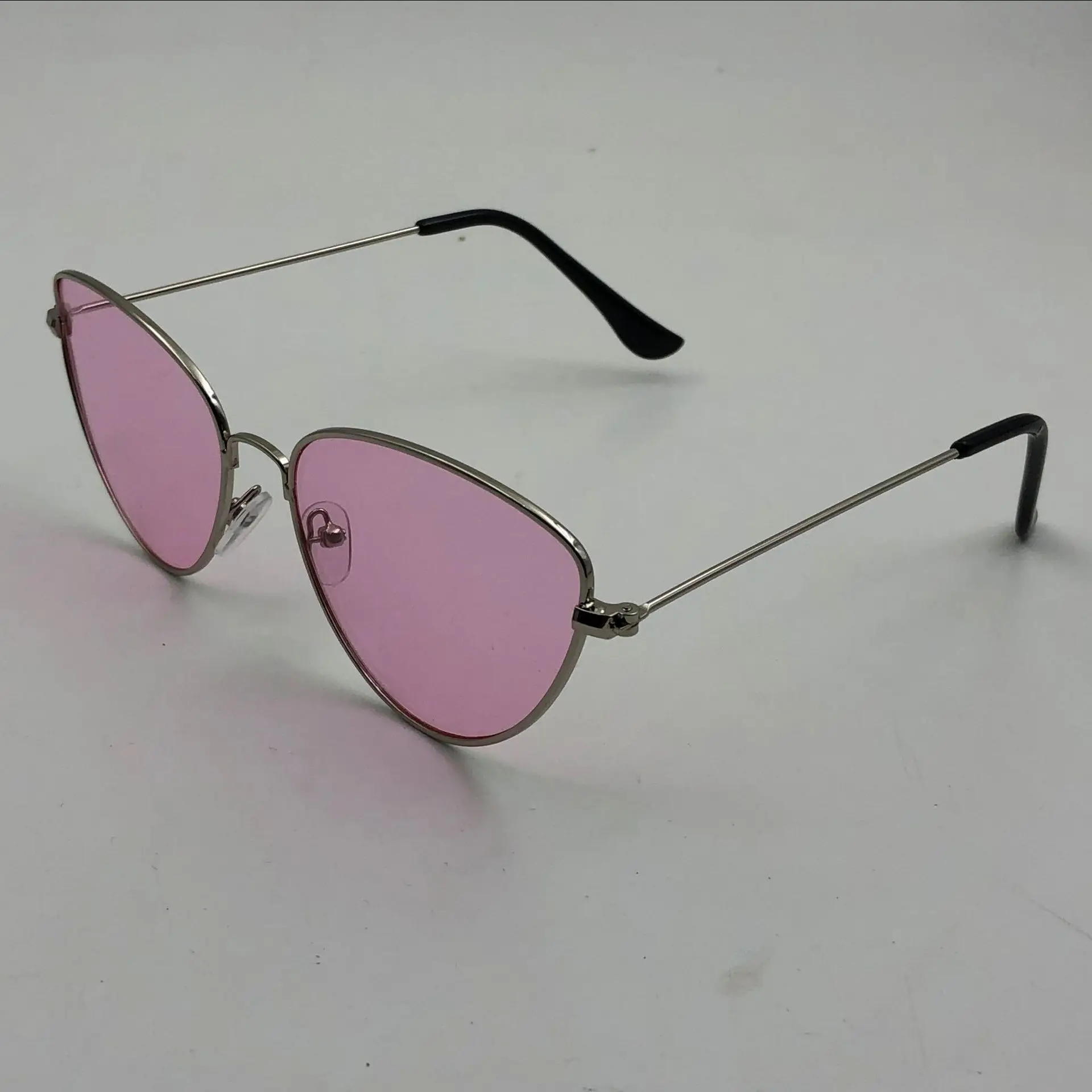 New Fashion Ladies Cat Eye Sunglasses Brand Designer Retro Metal Coated Mirror Sunglasses Goggles UV400 Glasses 
New Fashion Ladies Cat Eye Sunglasses Brand Designer Retro Metal Coated Mirror Sunglasses Goggles UV400 Glasses