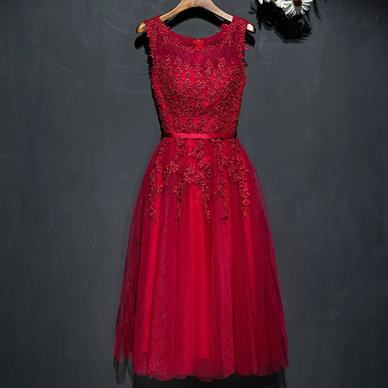 Women's O neck sleeveless lace applique hand beading evening party dress red grey pretty short formal prom wedding party dresses
Women's O neck sleeveless lace applique hand beading evening party dress red grey pretty short formal prom wedding party dresses