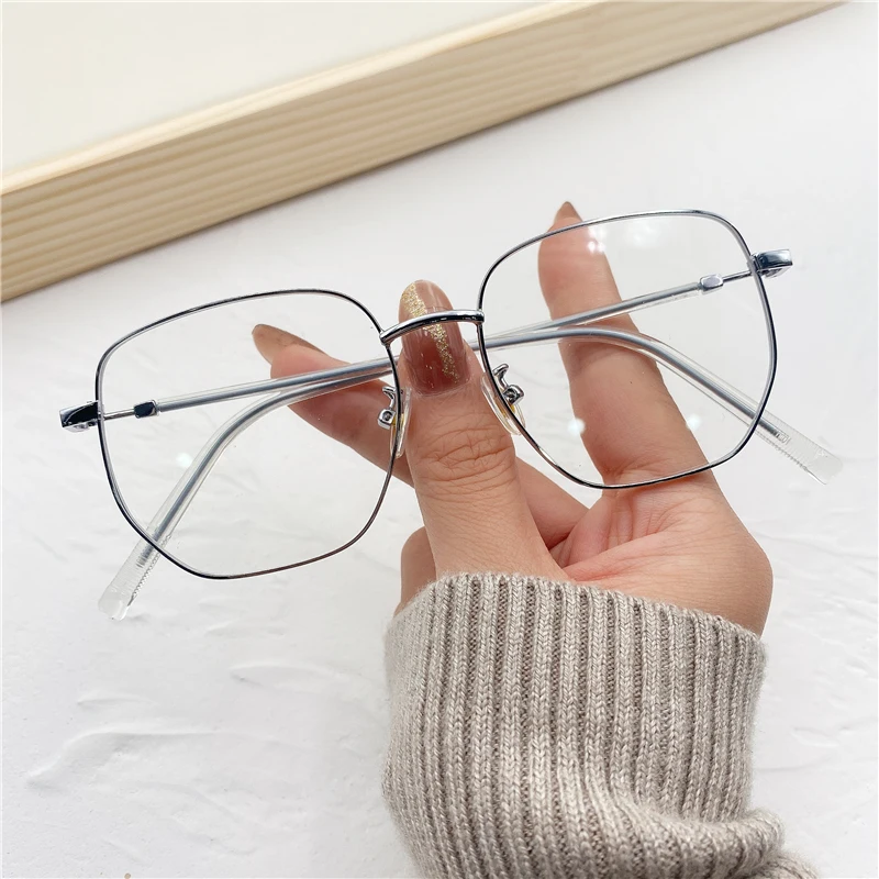 K3005 Fashion trend glasses anti blue light blocking eyeglasses metal myopia frame
K3005 Fashion trend glasses anti blue light blocking eyeglasses metal myopia frame