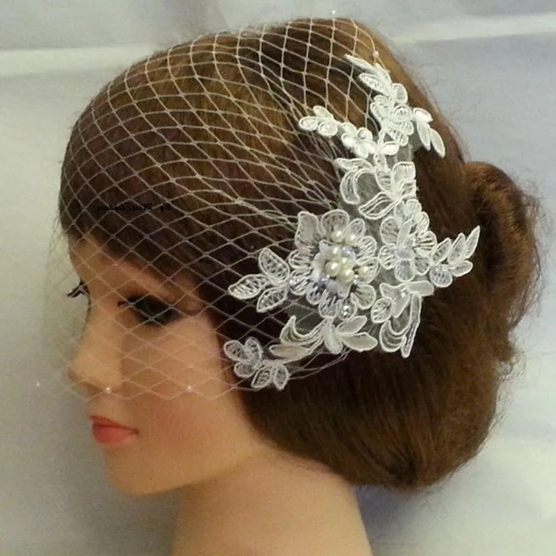 Elegant White/Ivory Wedding Hats And Fascinators For Woman Party Lace Appliqued Net Wedding Accessories With Comb
Elegant White/Ivory Wedding Hats And Fascinators For Woman Party Lace Appliqued Net Wedding Accessories With Comb