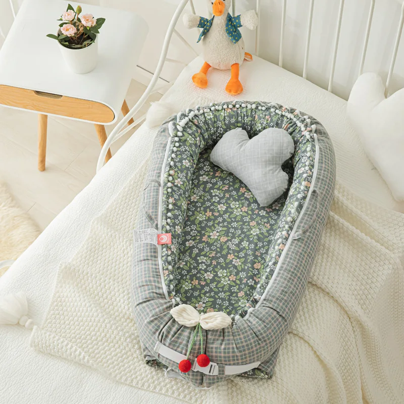 Cotton newborn crib bed, foldable anti-shock crib, removable and washable isolated baby bed Crib protector
Cotton newborn crib bed, foldable anti-shock crib, removable and washable isolated baby bed Crib protector