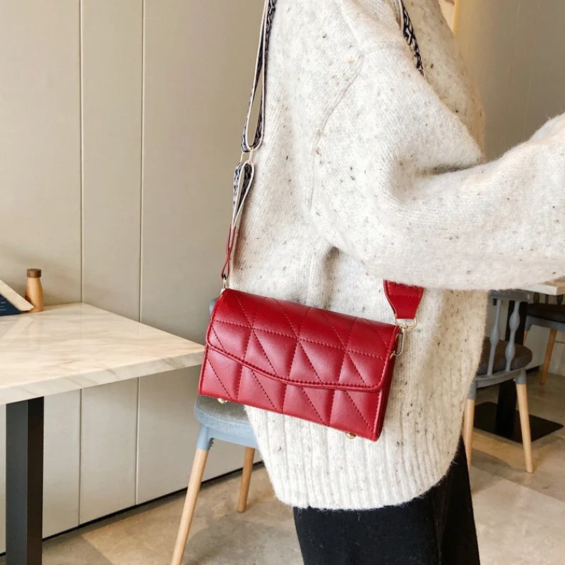 for Flap Bags Mini Thread Women 2020 Winter Casual Crossbody Messenger Wide Belt Shoulder Bag Female Pu Leather Handbag Totes
for Flap Bags Mini Thread Women 2020 Winter Casual Crossbody Messenger Wide Belt Shoulder Bag Female Pu Leather Handbag Totes