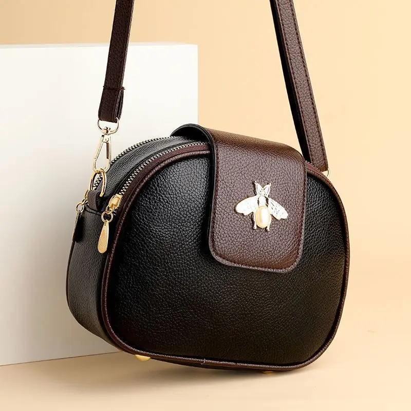 Fashion Small Bee Shoulder Bags For Women Double Layers Crossbody Bag High Quality PU Leather Mini Handbag Solid Color Round Bag
Fashion Small Bee Shoulder Bags For Women Double Layers Crossbody Bag High Quality PU Leather Mini Handbag Solid Color Round Bag