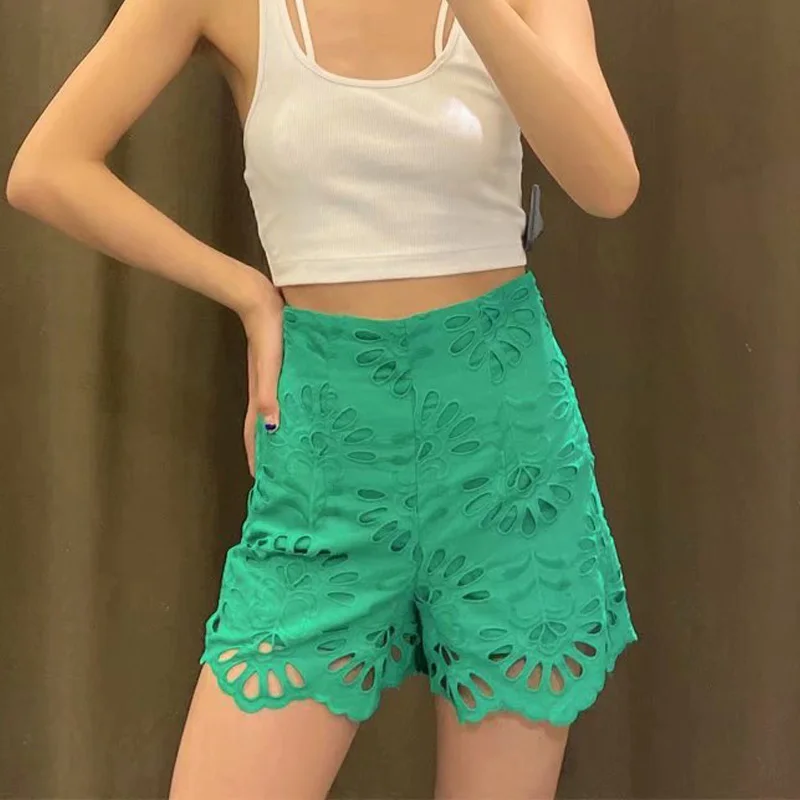 VUWWYV Za Green Shorts Women Embroidery High Waist Pants Woman Summer 2021 Casual Shorts Female Cutwork Home Short Pants Women
VUWWYV Za Green Shorts Women Embroidery High Waist Pants Woman Summer 2021 Casual Shorts Female Cutwork Home Short Pants Women