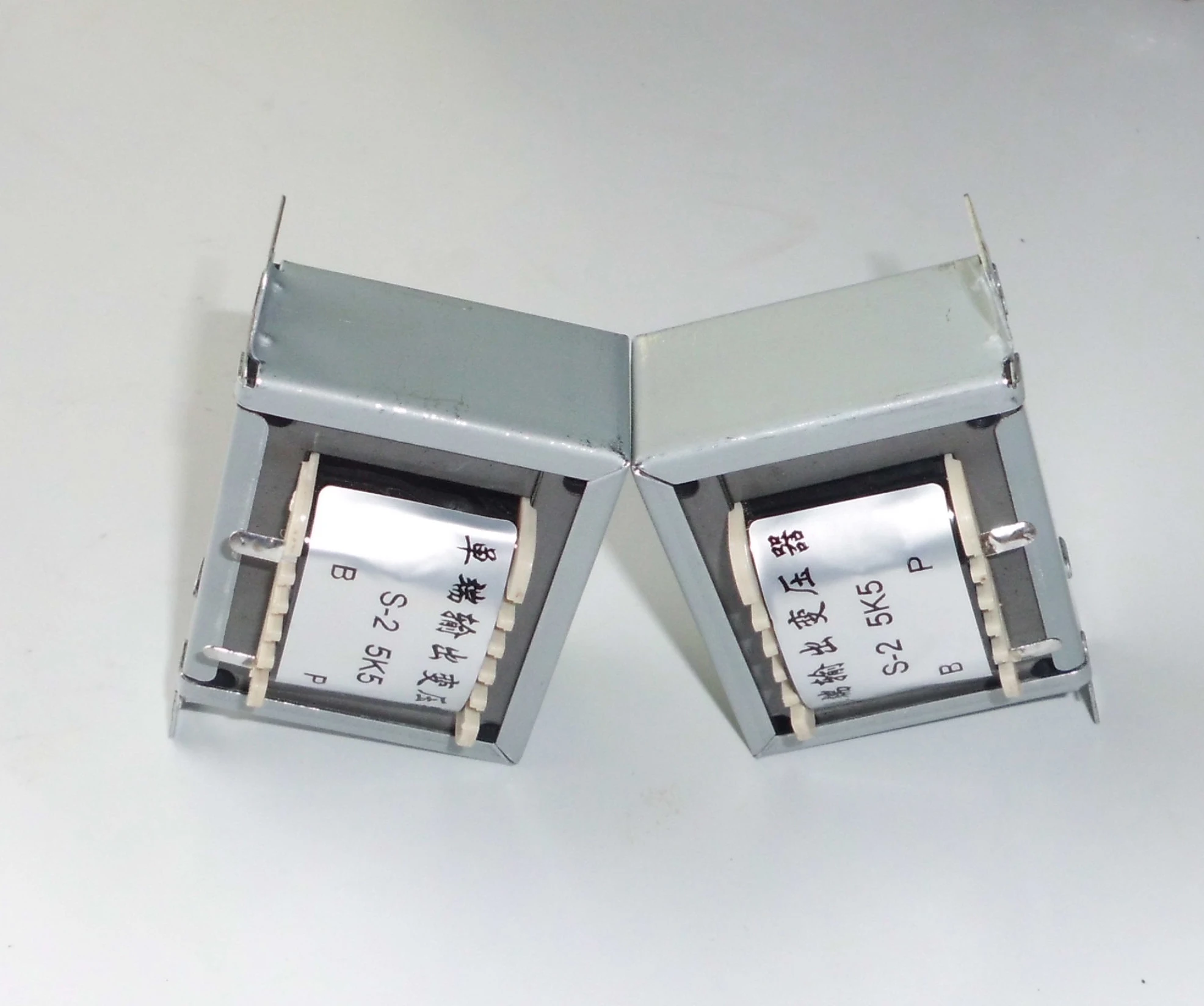 1piece S2 5.5K Single-ended Output Transformer 6P1 / 6V6 / 6P14 / EL84 Tube 5K5 Tube Amplifier 6P6 with 5W
1piece S2 5.5K Single-ended Output Transformer 6P1 / 6V6 / 6P14 / EL84 Tube 5K5 Tube Amplifier 6P6 with 5W