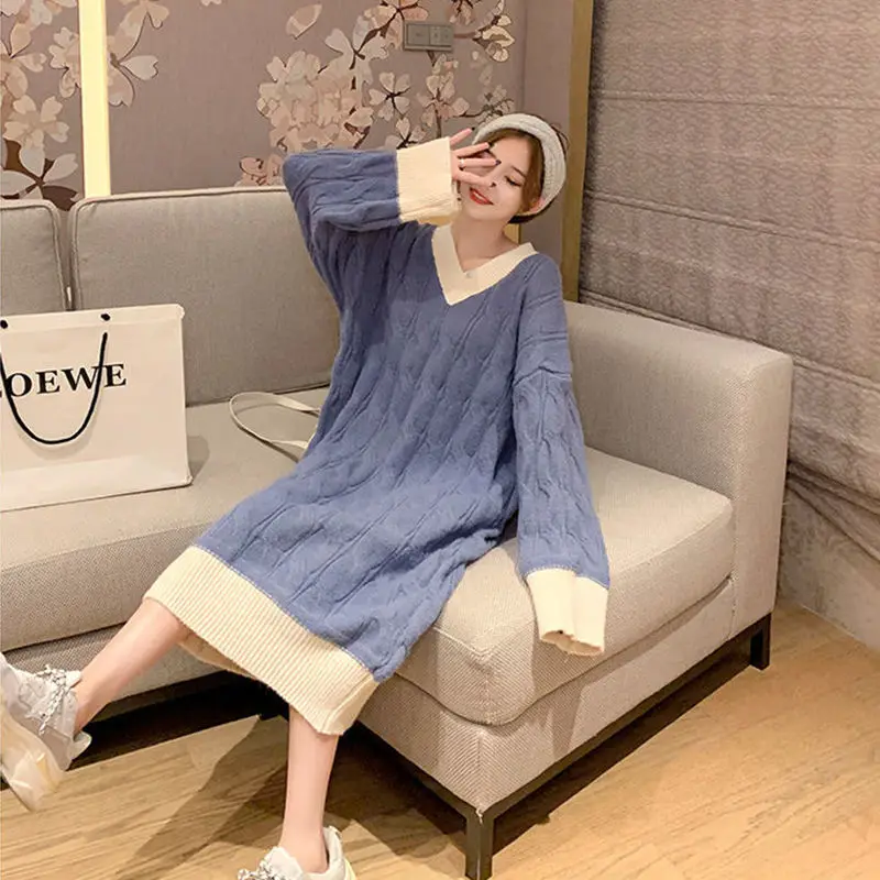 Winter Knitted Dress Women Casual V-Neck Designer Office Sweater Dress Female Vintage Oversize One Piece Dress Korea 2020 Autumn
Winter Knitted Dress Women Casual V-Neck Designer Office Sweater Dress Female Vintage Oversize One Piece Dress Korea 2020 Autumn