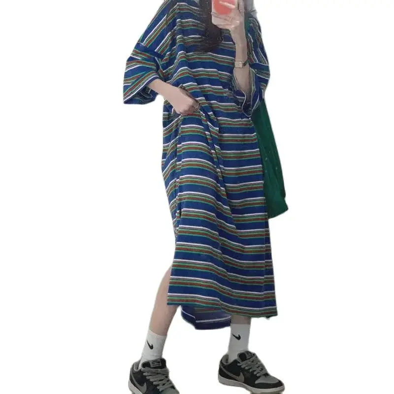 Fashion dresses for women 2022 NEW striped T-shirt dress summer French retro lazy loose over-the-knee slit temperament dress
Fashion dresses for women 2022 NEW striped T-shirt dress summer French retro lazy loose over-the-knee slit temperament dress