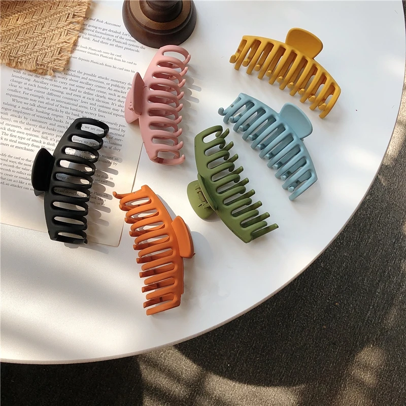 AOMU Sweet Scrub Color Acrylic Grasp Clip Simple Oval Hollow Leopard Grasp Hair Crab for Women Makeup Bath Hair Accessories
AOMU Sweet Scrub Color Acrylic Grasp Clip Simple Oval Hollow Leopard Grasp Hair Crab for Women Makeup Bath Hair Accessories