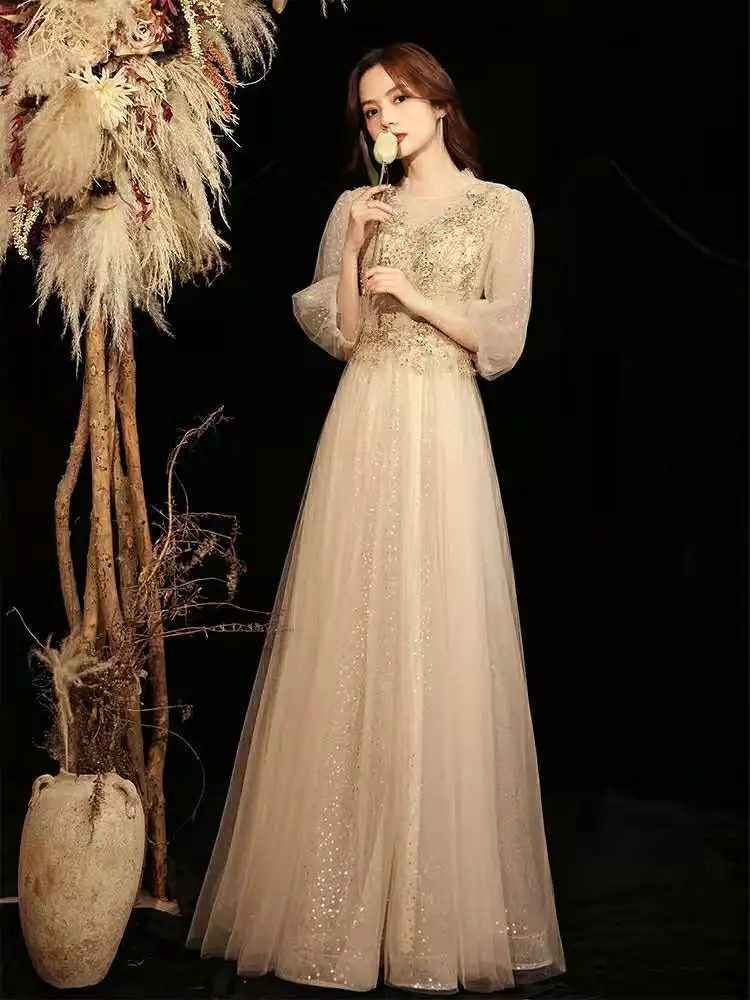 2020 elegante Licht Blau Abendkleider Schatz EINE linie Bodenlangen Lange Tüll Spitze Applique Perlen Frauen Formale Party
2020 elegante Licht Blau Abendkleider Schatz EINE linie Bodenlangen Lange Tüll Spitze Applique Perlen Frauen Formale Party