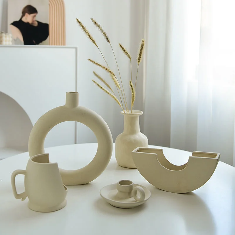 Nordic Creative Plain Ceramic Vase Modern Living Room Dry Flower Ornaments Arts Minimalist Abstraction Office Home Decoration
Nordic Creative Plain Ceramic Vase Modern Living Room Dry Flower Ornaments Arts Minimalist Abstraction Office Home Decoration