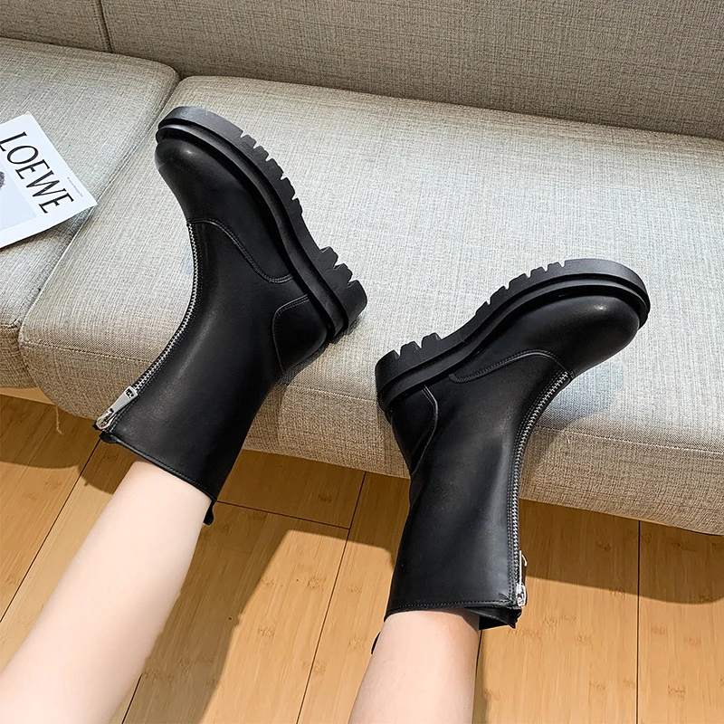 Thick-soled Martin boots women's boots autumn and winter short boots plus velvet zipper boots inner heightening boots X625
Thick-soled Martin boots women's boots autumn and winter short boots plus velvet zipper boots inner heightening boots X625