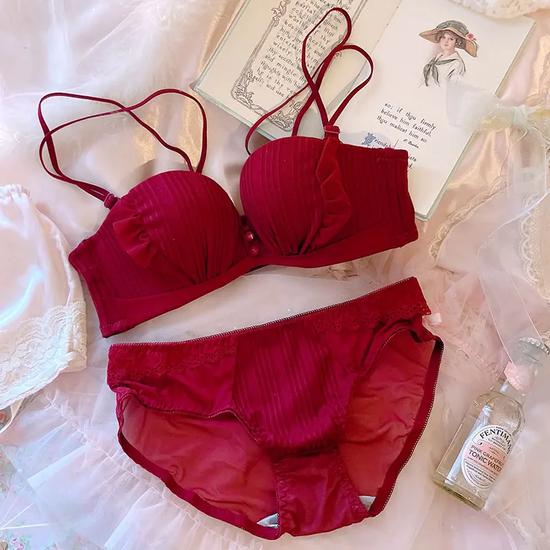 Wine Red Retro Button Ruffle Edge Small Breasts Together Bra & Brief Sets No Rims Bra Sweet Girl Underwear Cotton Crotch Briefs
Wine Red Retro Button Ruffle Edge Small Breasts Together Bra & Brief Sets No Rims Bra Sweet Girl Underwear Cotton Crotch Briefs