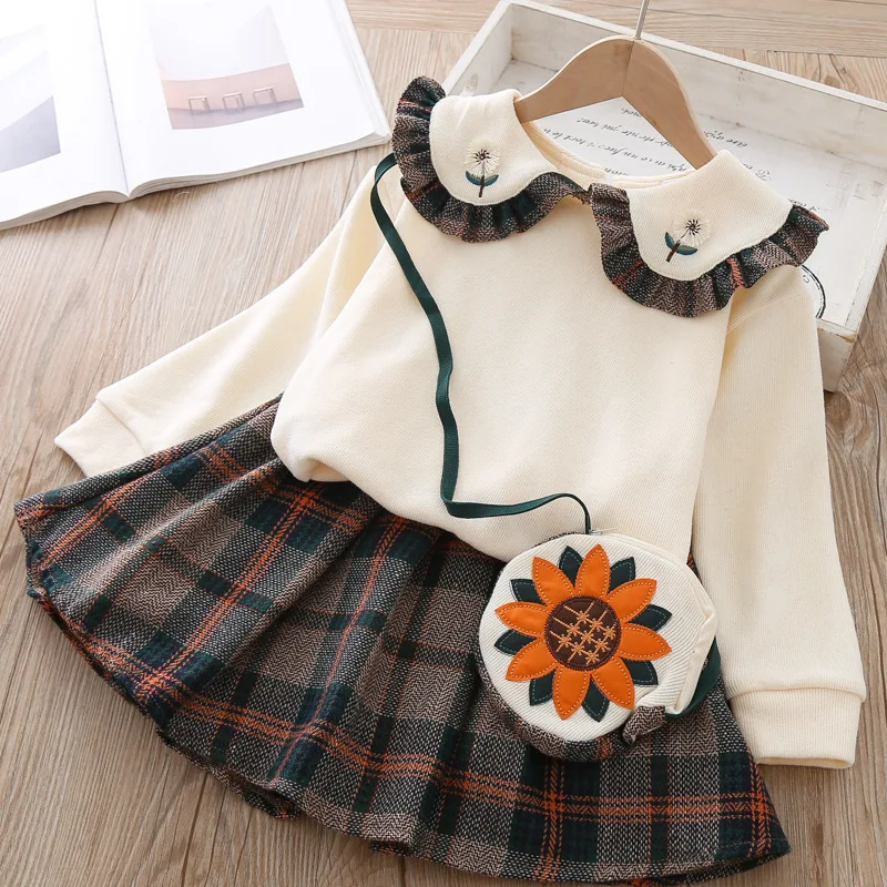 Baby Girls Autumn And Spring Christmas New Kids Embroidered Collar All-Match Sweater Striped Skirt Suits To Send Sunflower Pouch
Baby Girls Autumn And Spring Christmas New Kids Embroidered Collar All-Match Sweater Striped Skirt Suits To Send Sunflower Pouch