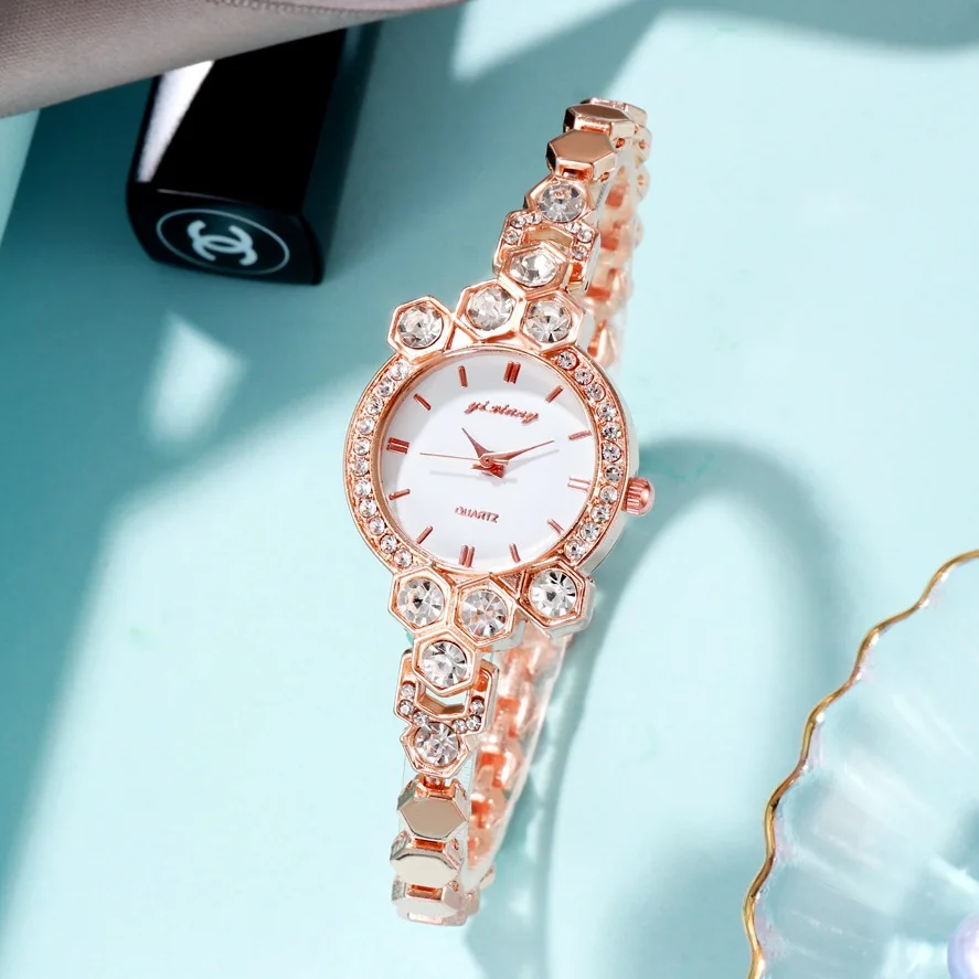 2021 new simple diamond-studded ladies alloy bracelet watch fashion Korean ladies decorative ladies watch
2021 new simple diamond-studded ladies alloy bracelet watch fashion Korean ladies decorative ladies watch