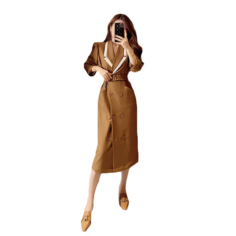 Fall 2020 New French Style Waist Closing Thin Windbreaker Medium Length Women's Suit long Sleeve Knee Length Dress
Fall 2020 New French Style Waist Closing Thin Windbreaker Medium Length Women's Suit long Sleeve Knee Length Dress