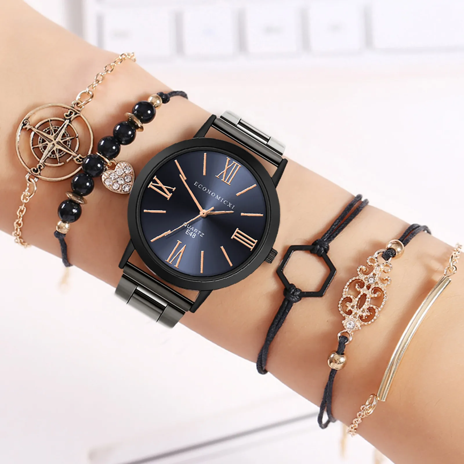 Women Watches Luxury Wrist Watch Relogio Feminino Clock For Women Milanese Steel Lady Rose Gold Quartz Ladies Watch New
Women Watches Luxury Wrist Watch Relogio Feminino Clock For Women Milanese Steel Lady Rose Gold Quartz Ladies Watch New