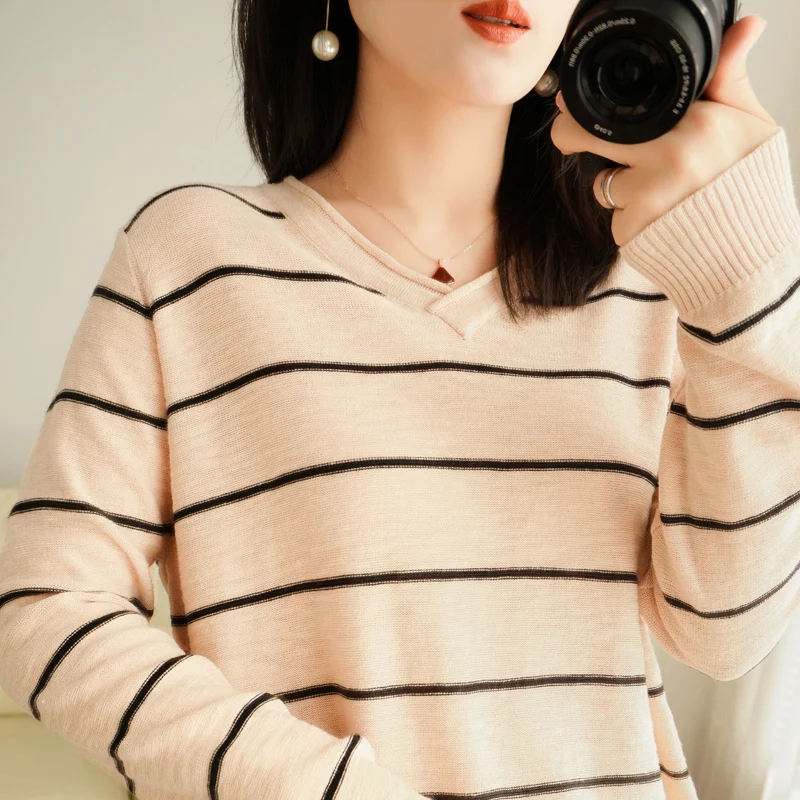 Women's V-neck Pure Cotton Sweater Autumn and Winter New Bottoming Shirt Fashion Striped Knitted Bottoming Pullover
Women's V-neck Pure Cotton Sweater Autumn and Winter New Bottoming Shirt Fashion Striped Knitted Bottoming Pullover