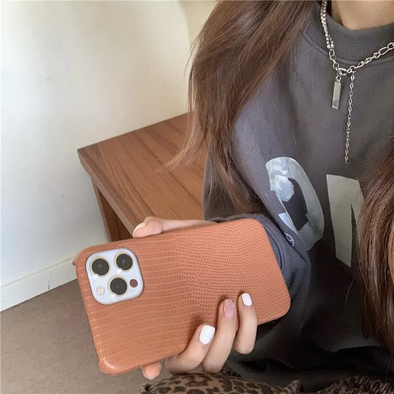 Vintage embossed Bull head girl soft Case For iPhone 11 12 Pro Max mini 7 8 Plus XR X XS MAX SE 2 pu leather phone cover fundas
Vintage embossed Bull head girl soft Case For iPhone 11 12 Pro Max mini 7 8 Plus XR X XS MAX SE 2 pu leather phone cover fundas