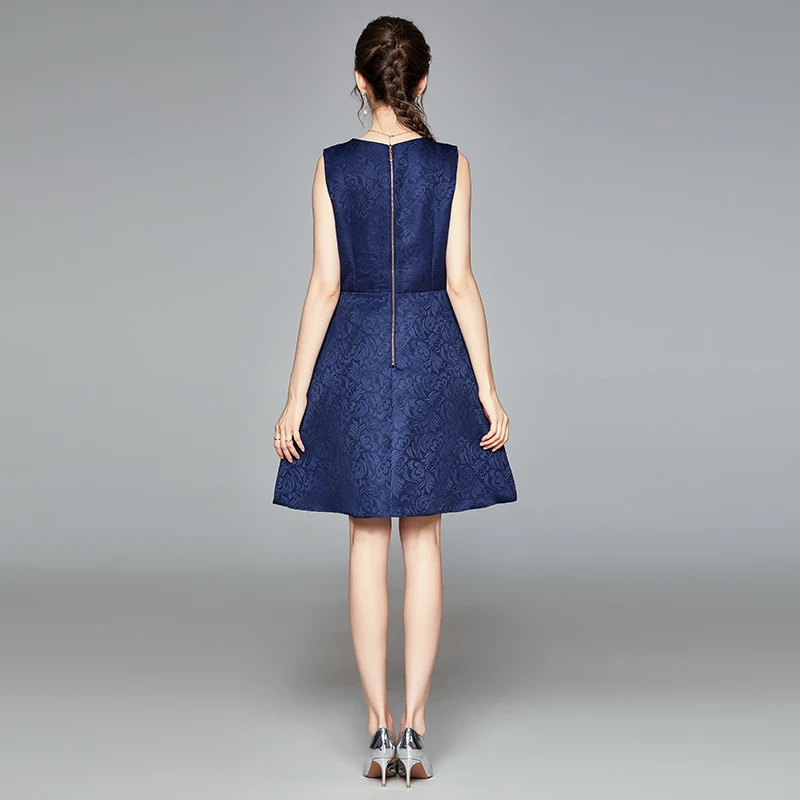 Embroidery Dress Women Runway Sleeveless Buttons Winter Jacquard A Line Elegant Dress Vestidos Robe Femme
Embroidery Dress Women Runway Sleeveless Buttons Winter Jacquard A Line Elegant Dress Vestidos Robe Femme