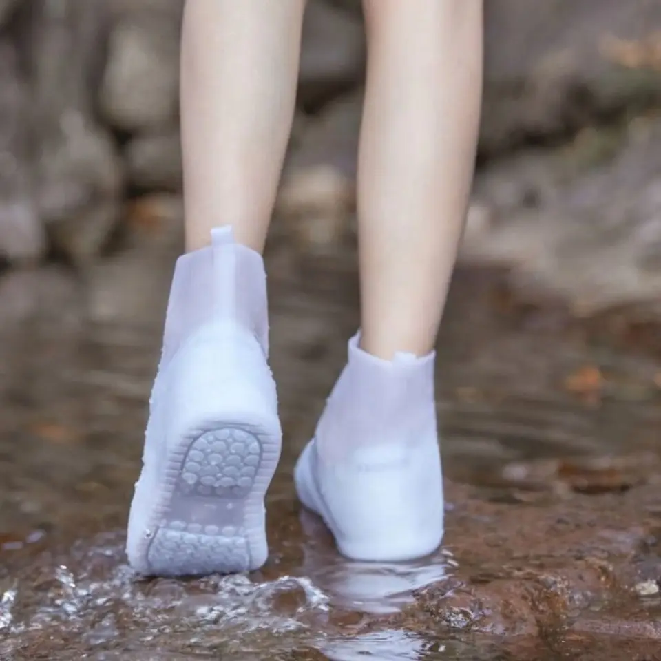 Rubber shoe cover unisex transparent rain waterproof shoes covers rain boots silicone shoes accessories
Rubber shoe cover unisex transparent rain waterproof shoes covers rain boots silicone shoes accessories
