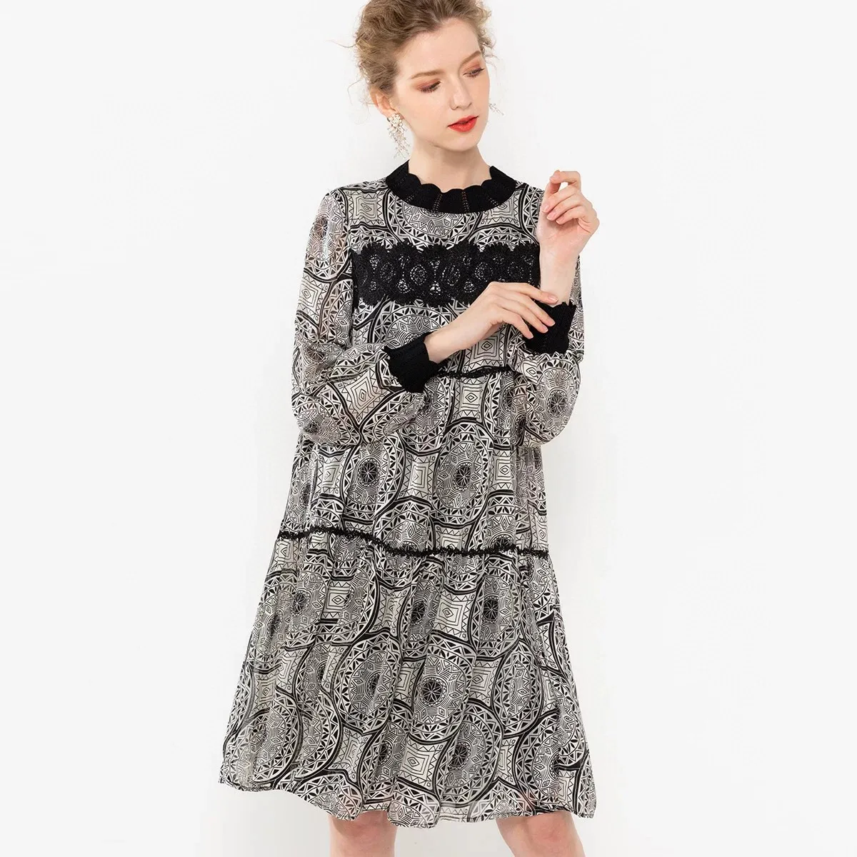 2021Lace print dress grade polyester fabrics soft close skin fashionable dress lace printing cultivate one's morality show thin
2021Lace print dress grade polyester fabrics soft close skin fashionable dress lace printing cultivate one's morality show thin