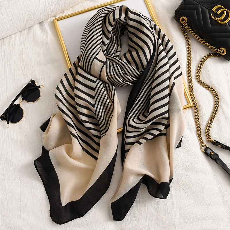 2020 new Korean scarf female beach towel air conditioning shawl cotton linen feel striped sunscreen silk scarf
2020 new Korean scarf female beach towel air conditioning shawl cotton linen feel striped sunscreen silk scarf