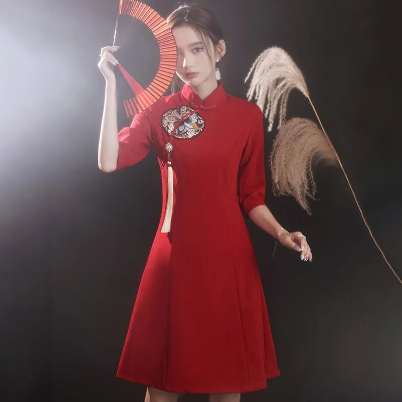 Платье-Ципао женское красное с вышивкой в традиционном китайском стиле весна -