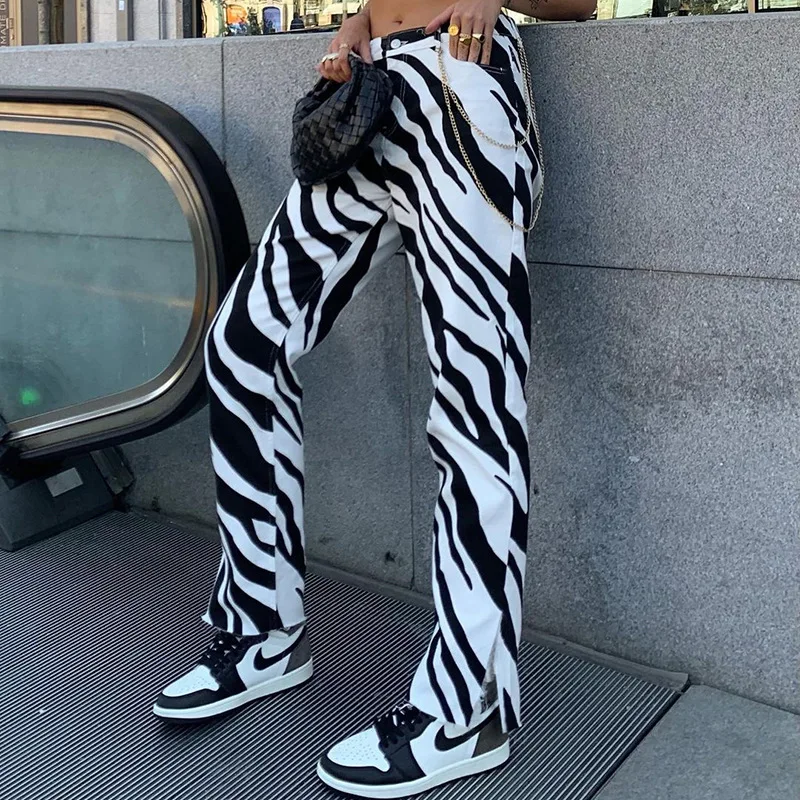 Autumn and winter new style 2021 black and white contrast zebra pattern low-waisted thin hip-lifting straight trousers women
Autumn and winter new style 2021 black and white contrast zebra pattern low-waisted thin hip-lifting straight trousers women