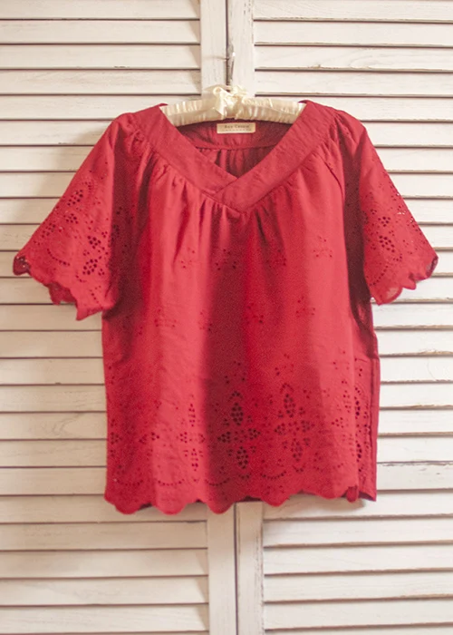 2021 New Summer Mori Girl T-shirt Japan Style V-Neck Hollow out Embroidery Cotton Short Sleeve T-shirt Women
2021 New Summer Mori Girl T-shirt Japan Style V-Neck Hollow out Embroidery Cotton Short Sleeve T-shirt Women