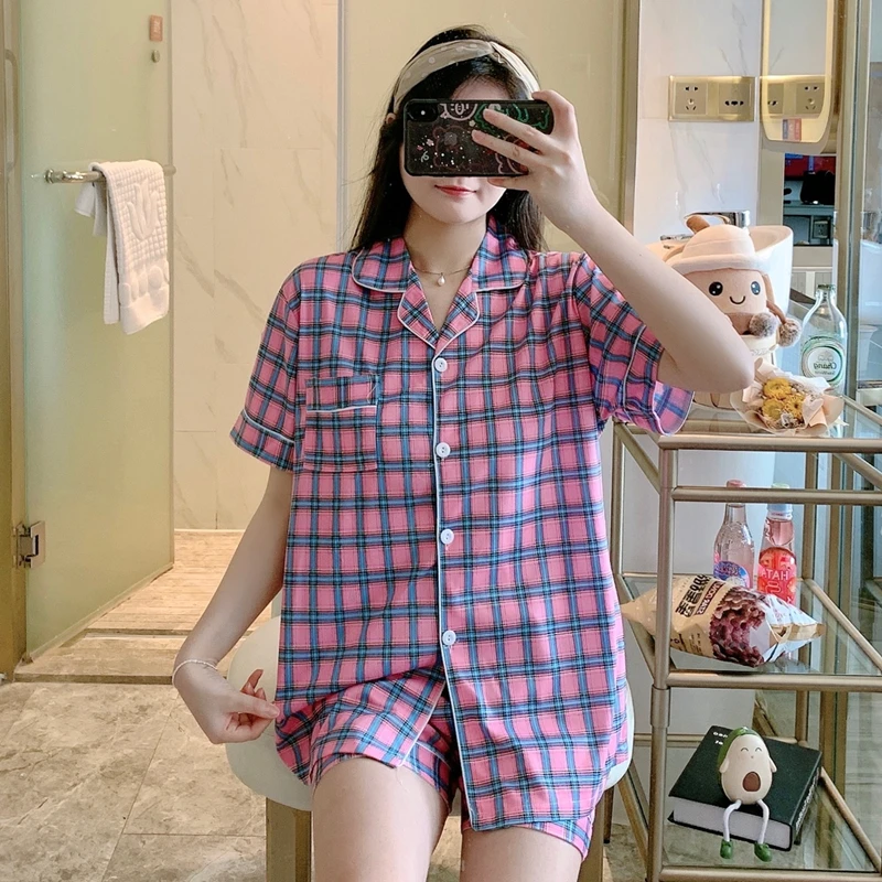 New Summer Satin Silk Women Pajamas Set Grid Casual Pyjamas Cute Girls Korean Style Lapel Shirts+Shorts Sleepwear Soft Home Suit
New Summer Satin Silk Women Pajamas Set Grid Casual Pyjamas Cute Girls Korean Style Lapel Shirts+Shorts Sleepwear Soft Home Suit