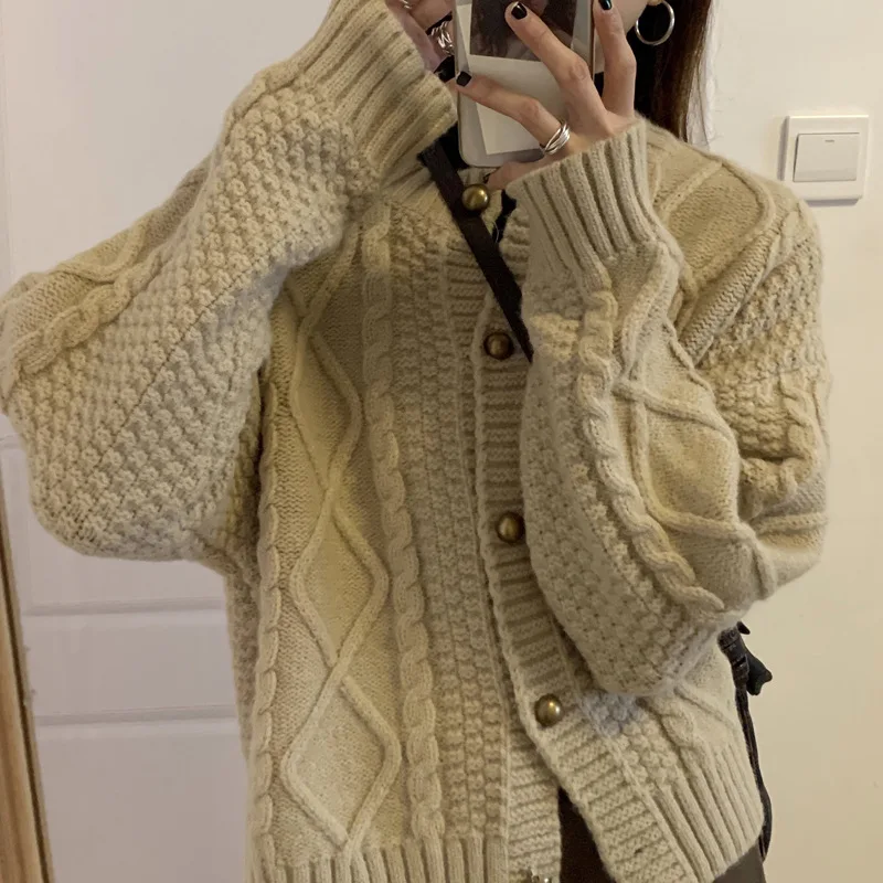 Sweater Woman new autumn and winter long sleeves with a slim bottom blouse half turtleneck sweater SBT11-SBT20
Sweater Woman new autumn and winter long sleeves with a slim bottom blouse half turtleneck sweater SBT11-SBT20