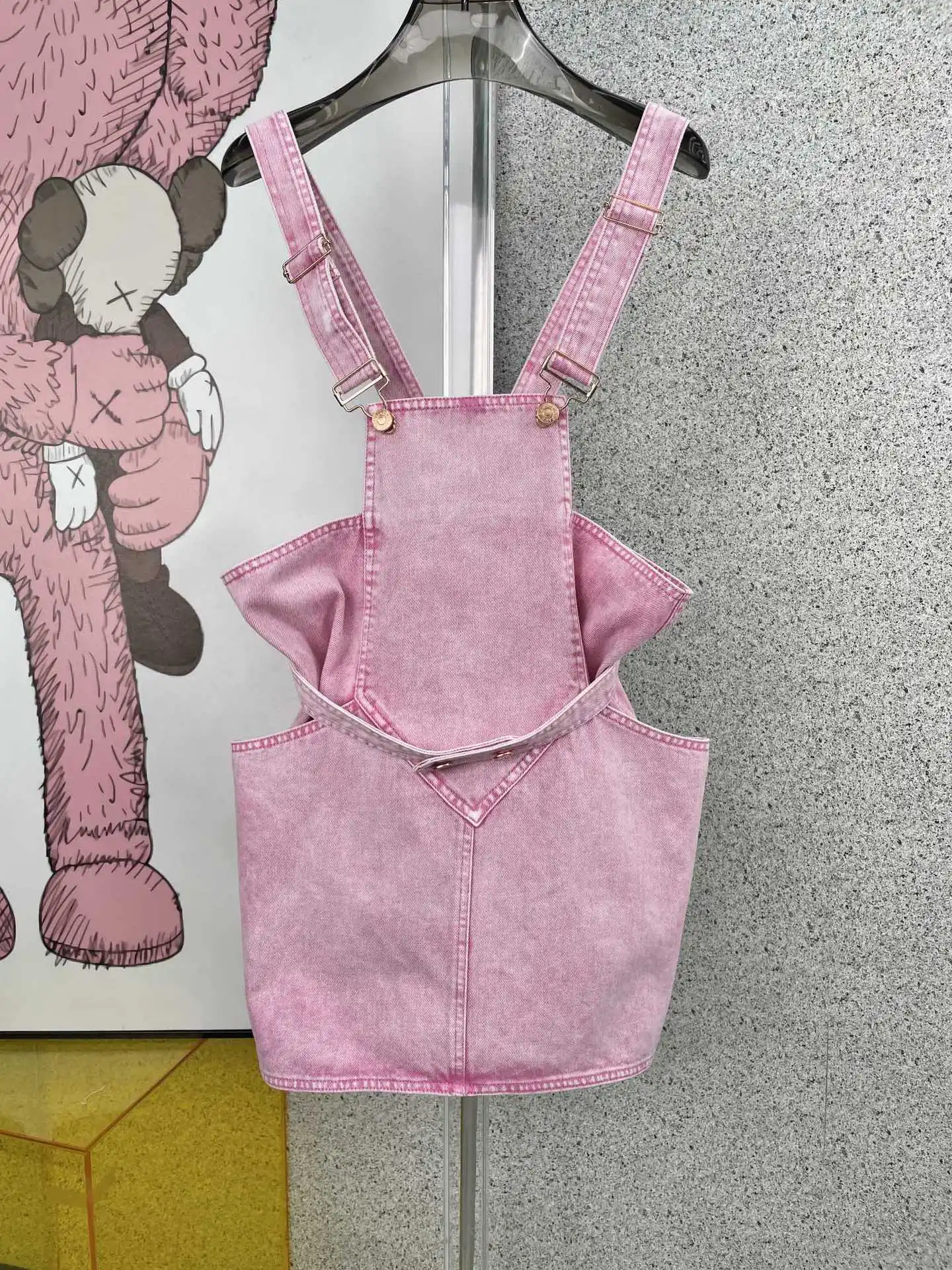 Spring and summer care machine fashion temperament commuting lovely fashion temperament pure color denim strap dress
Spring and summer care machine fashion temperament commuting lovely fashion temperament pure color denim strap dress