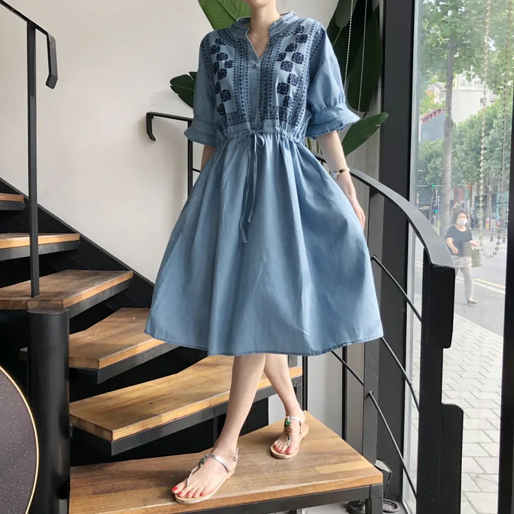 Korejpaa Women Dress 2021 Summer Korean Chic Vintage Elegant V-Neck Embroidery Single-Breasted Drawstring Flared Sleeve Vestidos
Korejpaa Women Dress 2021 Summer Korean Chic Vintage Elegant V-Neck Embroidery Single-Breasted Drawstring Flared Sleeve Vestidos
