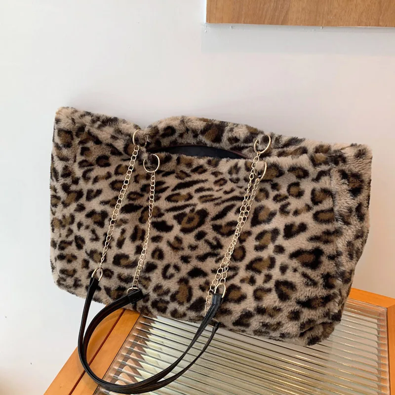 Women Autumn Winter Plush Shoulder Bag Fashion Brand Designer Crossbody Bags Luxury Trendy Chain Handbag New All-match Tote Bags
Women Autumn Winter Plush Shoulder Bag Fashion Brand Designer Crossbody Bags Luxury Trendy Chain Handbag New All-match Tote Bags