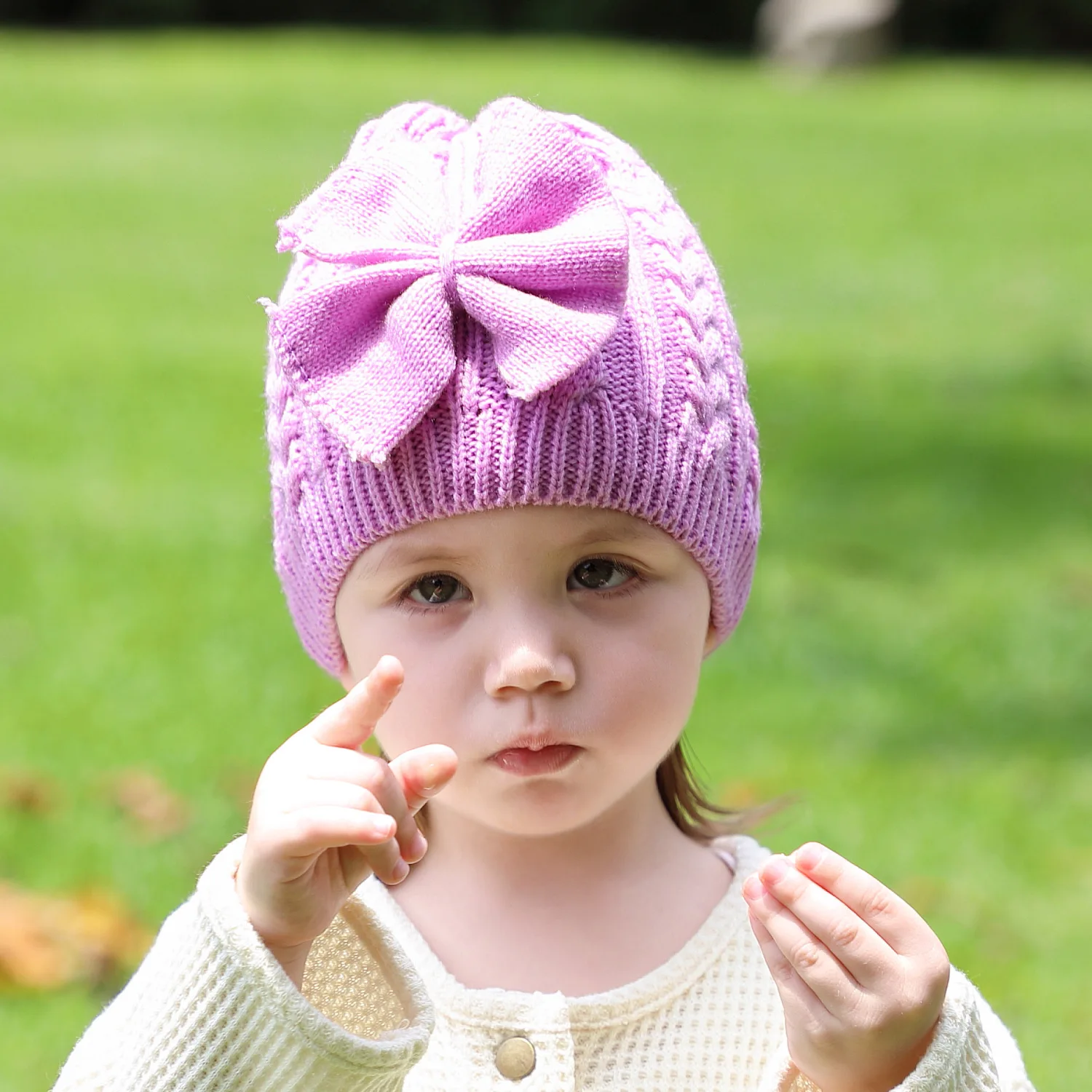 

2021 new kids crocheted bow knotted caps wool pure color bows knitted hat warm dome twisted children's braided beanie hat gorros