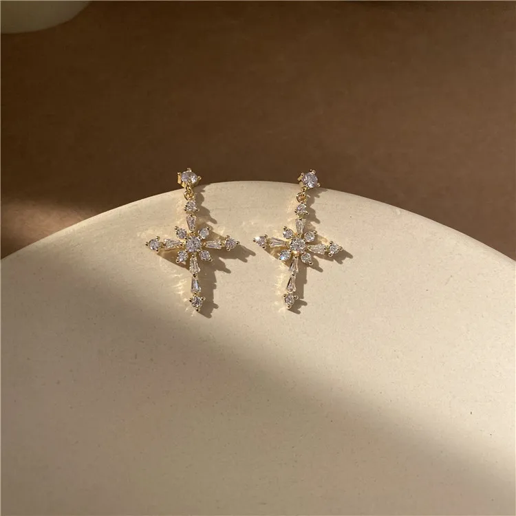 High Sense of Super Flash Zircon Cross Earrings French Retro Palace Earrings Temperament Simple and Exquisite Earrings Female
High Sense of Super Flash Zircon Cross Earrings French Retro Palace Earrings Temperament Simple and Exquisite Earrings Female