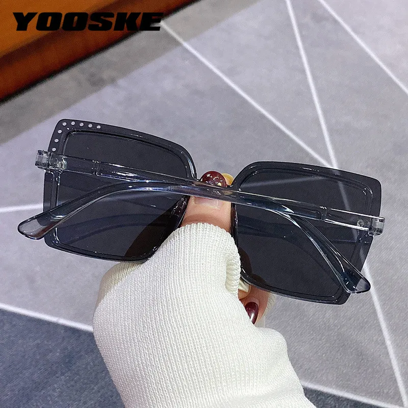 2021 New Square Frameless Sunglasses Men Rimless Big Frame Sun Glasses Ladies Beach Eyeglasses Retro Oversized Sunglass
2021 New Square Frameless Sunglasses Men Rimless Big Frame Sun Glasses Ladies Beach Eyeglasses Retro Oversized Sunglass