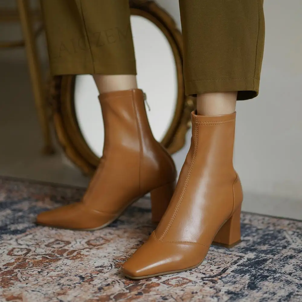LAIGZEM SUPER Women Ankle Boots Mid 7CM Block Heeled Boots Stretchy Faux Leather Back Zip Ladies Dress Shoes WomanSize 38 39 40 
LAIGZEM SUPER Women Ankle Boots Mid 7CM Block Heeled Boots Stretchy Faux Leather Back Zip Ladies Dress Shoes WomanSize 38 39 40