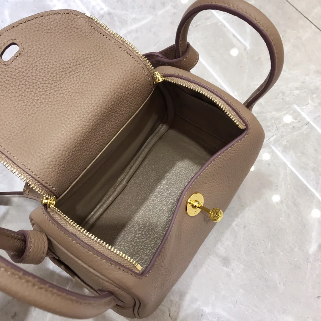Senior leather super hot small bag 2021 new fashion top layer cow leather bag mini cross-body bag for women
Senior leather super hot small bag 2021 new fashion top layer cow leather bag mini cross-body bag for women