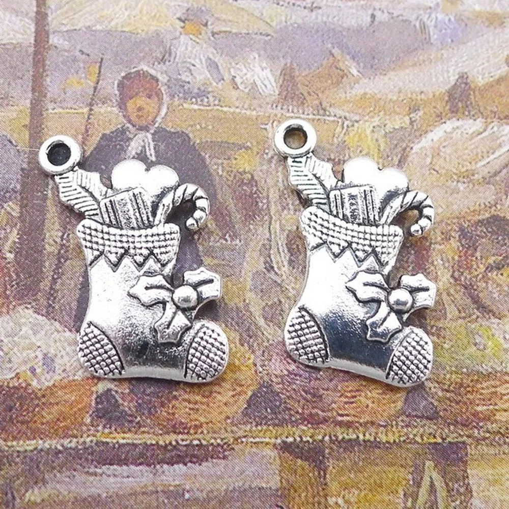 

200pcs Christmas Sock Charms 15mm x 19mm DIY Jewelry Making Pendant Antique Silver Color