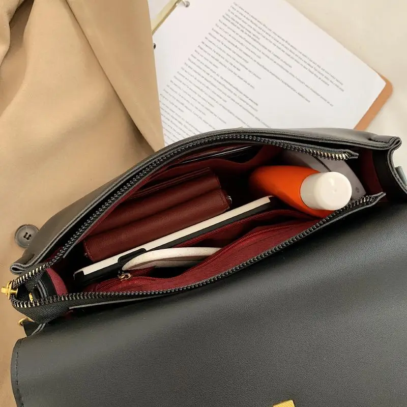 Black PU Leather Underarm Small Tote Handbags for Women Retro Clamshell Designer Messenger Bag Ladies Square Shoulder Bag Sac
Black PU Leather Underarm Small Tote Handbags for Women Retro Clamshell Designer Messenger Bag Ladies Square Shoulder Bag Sac