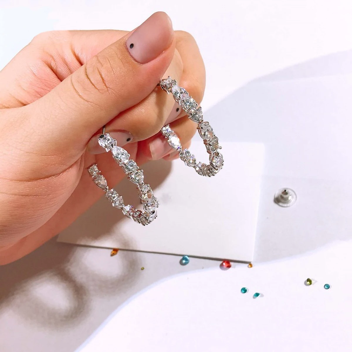 Fashion Jewelry High Quality SWA New Exquisite Simple Crystal Pierced Charm Female Earrings 
Fashion Jewelry High Quality SWA New Exquisite Simple Crystal Pierced Charm Female Earrings