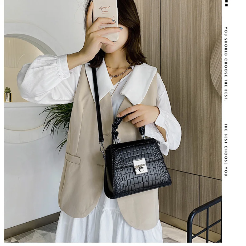Large Capacity Women's Bag 2021 Fashion Small Square Bag Single Shoulder Bag Texture Messenger Bag Handbag
Large Capacity Women's Bag 2021 Fashion Small Square Bag Single Shoulder Bag Texture Messenger Bag Handbag