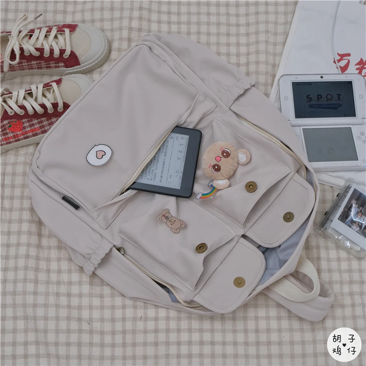 YJ1225 2021 new Hong Kong style large capacity travel High-capacity sense of quality backpack
YJ1225 2021 new Hong Kong style large capacity travel High-capacity sense of quality backpack