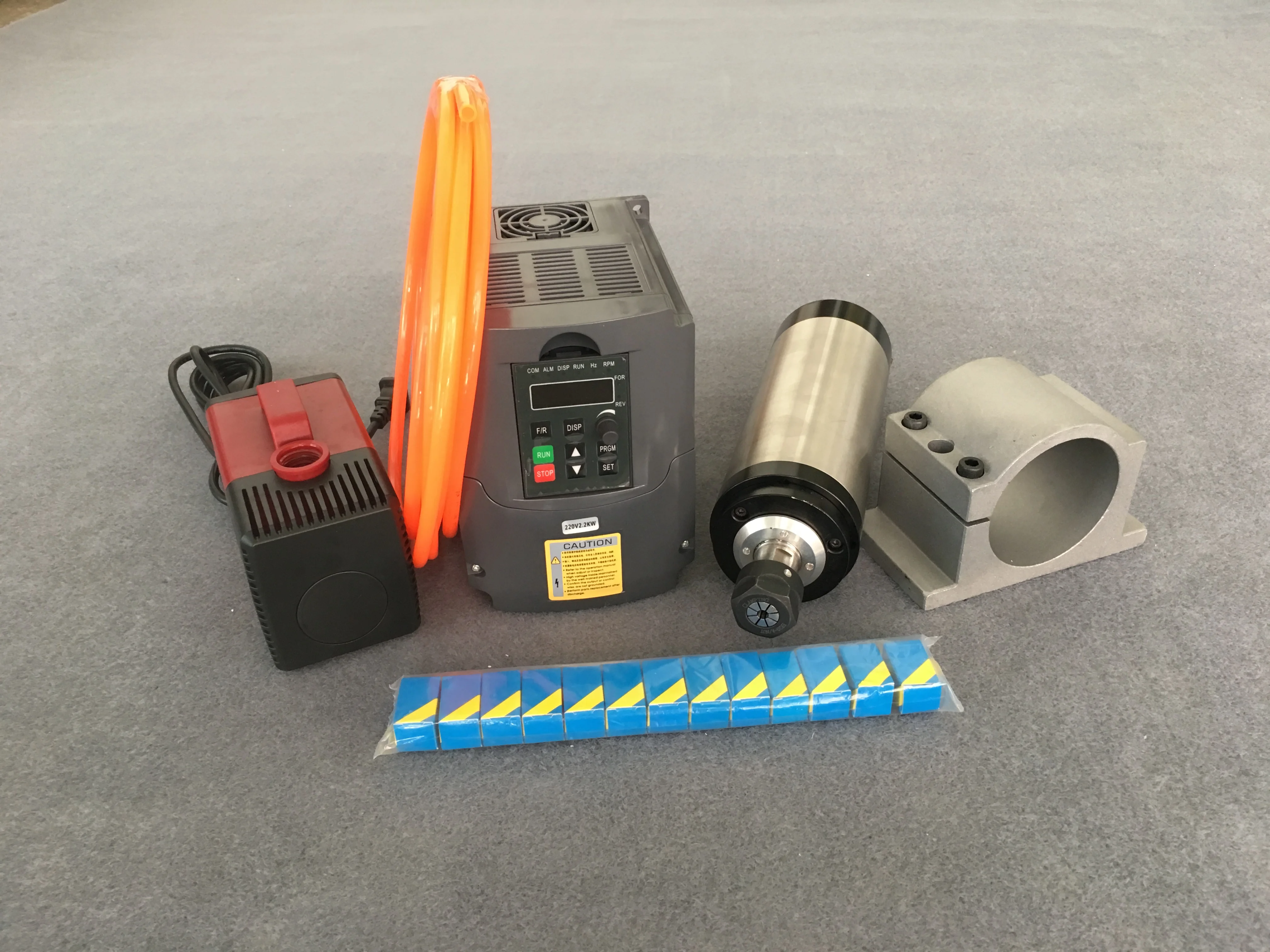 1.5kw/2.2kw Water Cooled Spindle + 110V/220V Inverter + 60/80mm Clamp + Water Pump/5m pipe +13pcs ER11/ER20 for Cnc Wood Router
1.5kw/2.2kw Water Cooled Spindle + 110V/220V Inverter + 60/80mm Clamp + Water Pump/5m pipe +13pcs ER11/ER20 for Cnc Wood Router