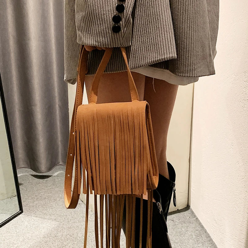 Vintage Long Tassel Women Cossbody Bags Designer Luxury Suede Pu Leather Shoulder Bag Retro Small Flap Square Female Purse 2022
Vintage Long Tassel Women Cossbody Bags Designer Luxury Suede Pu Leather Shoulder Bag Retro Small Flap Square Female Purse 2022