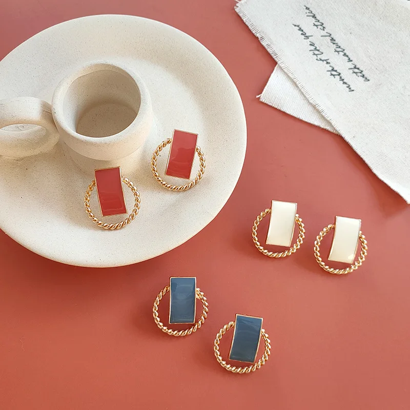 Minimalist 3 Designs Enamel Square White Red Blue Color Alloy Pendant Earrings for Women Girls Hollow Round Earrings Accessories
Minimalist 3 Designs Enamel Square White Red Blue Color Alloy Pendant Earrings for Women Girls Hollow Round Earrings Accessories